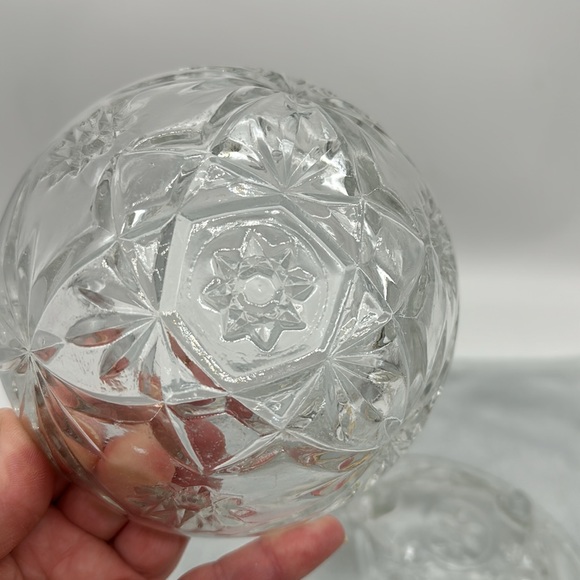 Anchor Hocking Vintage Heavy Cut Pressed Glass Candy Dish Bundle of (Two) - Picture 6 of 8